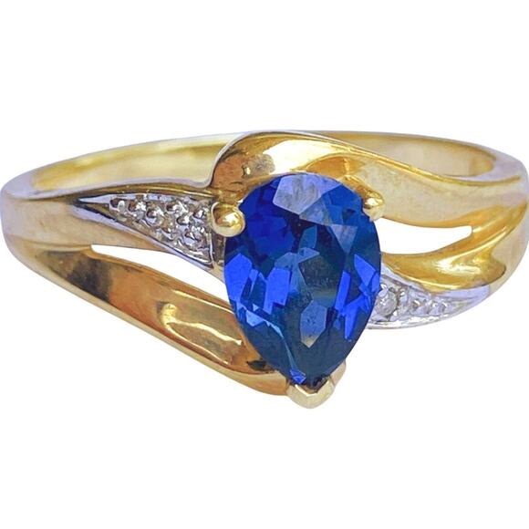 Solid 10k Yellow Gold Pear Cut Sapphire Ring Size 6.75 - Picture 1 of 15